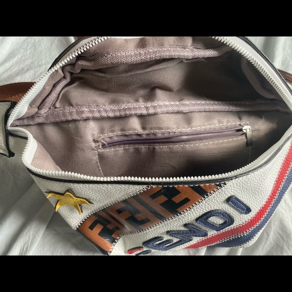 Non Authentic “Fendi” Belt Bag - Picture 4 of 7